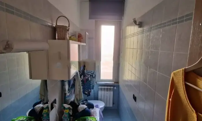 Rexer-Vercelli-Vendesi-appartamento-in-via-SiracusaIsola-Bennet-Belvedere-Vercelli-Bagno