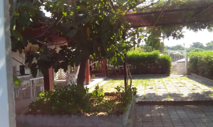 Rexer-Isola-di-Capo-Rizzuto-Villetta-indipendente-in-vendita-a-Isola-di-Capo-Rizzuto-GIARDINO