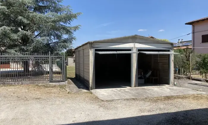 Rexer-Cannara-Vendesi-villa-bifamiliare-in-via-Collemancio-Garage