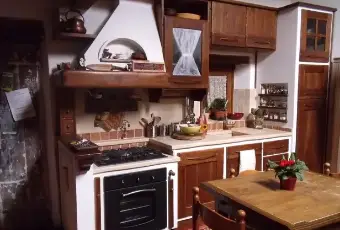 Rexer-Pratovecchio-Vendesi-porzione-di-colonica-posizione-panoramica-Cucina