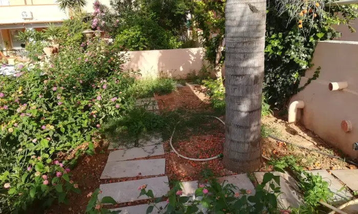 Rexer-Lampedusa-e-Linosa-Villetta-dotata-di-due-appartamenti-Giardino