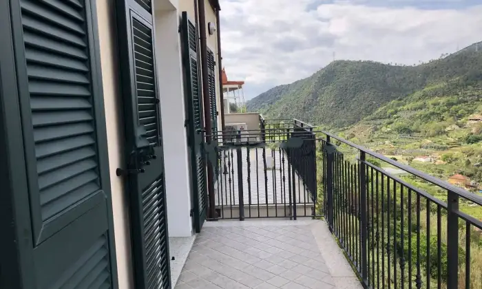 Rexer-Tovo-San-Giacomo-Vendesi-appartamento-a-Tovo-San-Giacomo-Terrazzo