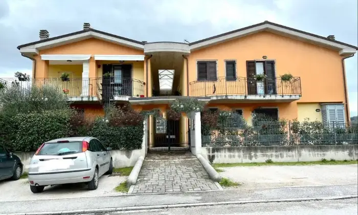 Rexer-San-Ginesio-Appartamento-in-Via-Picena-San-Ginesio-Giardino