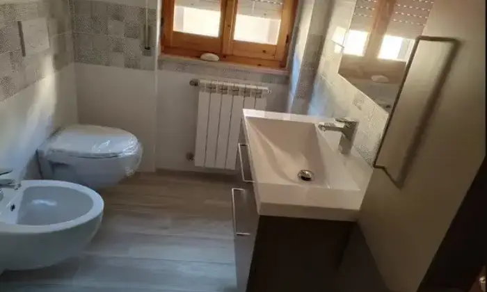 Rexer-Gissi-Vendesi-Appartamentosoffitta-e-garage-a-GISSI-CH-Bagno