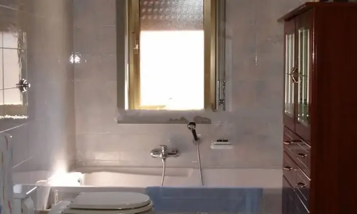 Rexer-Racalmuto-Attico-in-vendita-in-largo-Lauricella-Racalmuto-Bagno