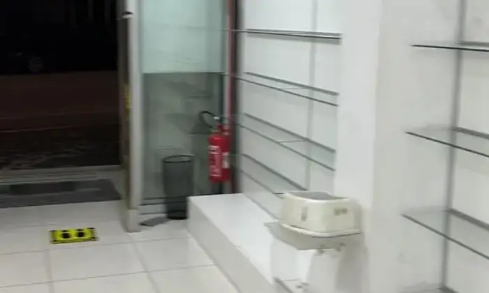 Rexer-Campobasso-Locale-commerciale-a-Campobasso-Via-XXIV-Maggio-Bagno