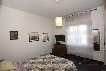Rexer-Ovada-Appartamento-ampio-luminoso-e-comodo-ai-servizi-CameraDaLetto