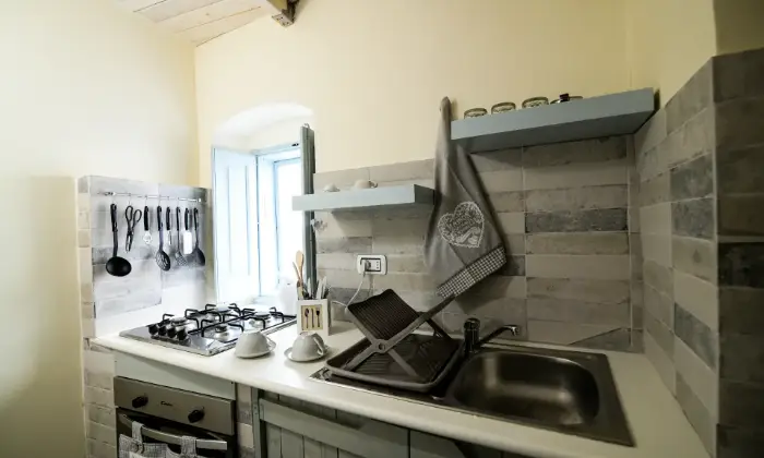 Rexer-Grottaglie-Incantevole-monolocale-ristrutturato-in-centro-storico-Cucina
