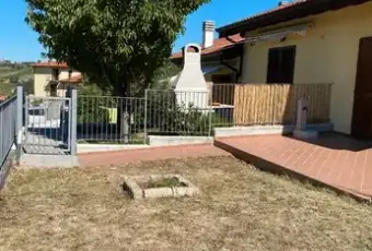 Rexer-Golferenzo-VENDESI-PICCOLA-VILLETTA-A-SCHIERA-GOLFERENZO-PV-Giardino