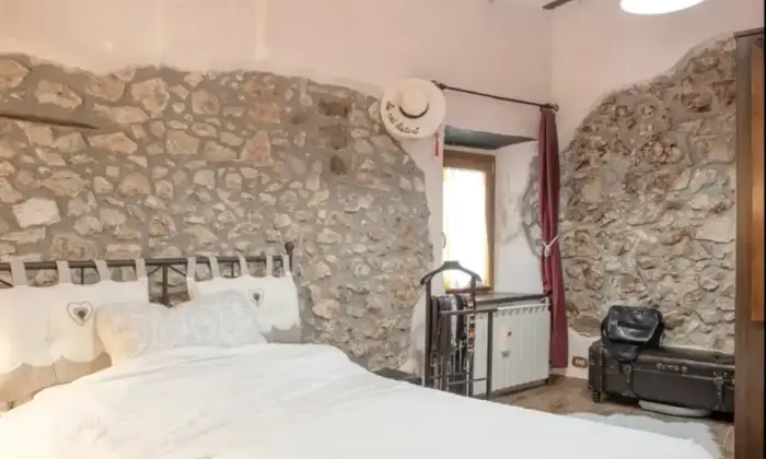 Rexer-Artena-Vendesi-Palazzetto-del-cielo-terra-Ottimo-uso-investimento-CameraDaLetto