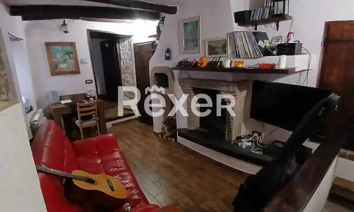 Rexer-Artena-Vendesi-Palazzetto-del-cielo-terra-Ottimo-uso-investimento-Salone