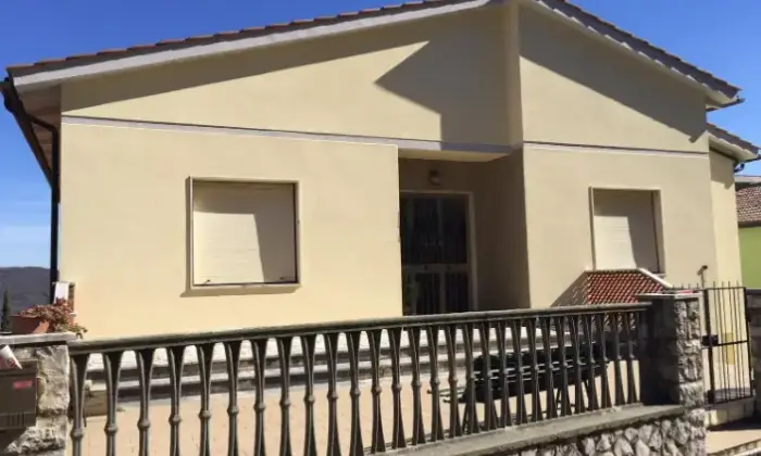 Rexer-Castelnuovo-di-Val-di-Cecina-Villetta-via-Giovanni-Pascoli-a-Castelnuovo-di-Val-di-Cecina-Terrazzo