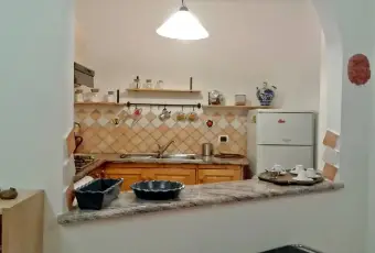 Rexer-La-Maddalena-APPARTAMENTO-TRILOCALE-CON-PARCHEGGIO-PRIVATO-Cucina