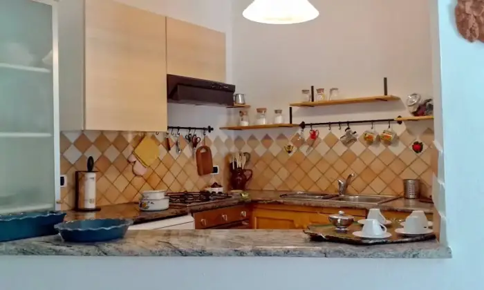 Rexer-La-Maddalena-APPARTAMENTO-TRILOCALE-CON-PARCHEGGIO-PRIVATO-Cucina