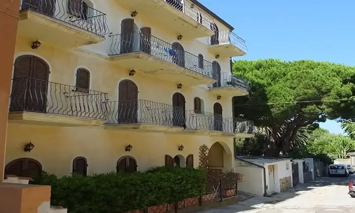 Rexer-La-Maddalena-APPARTAMENTO-TRILOCALE-CON-PARCHEGGIO-PRIVATO-Terrazzo