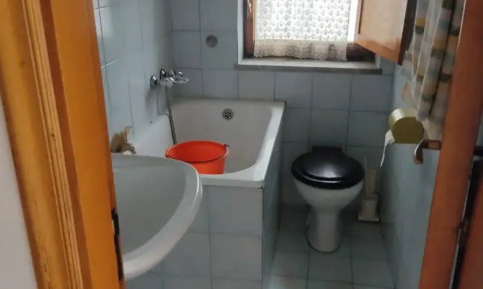 Rexer-Acerenza-Vendo-appartamento-in-uno-dei-borghi-pi-belli-dItalia-BAGNO