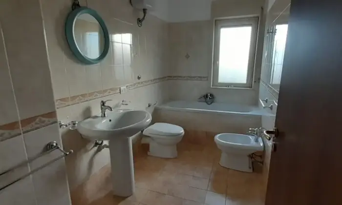 Rexer-Agrigento-Appartamento-comodo-e-luminoso-piano-terra-in-vendita-a-Agrigento-BAGNO