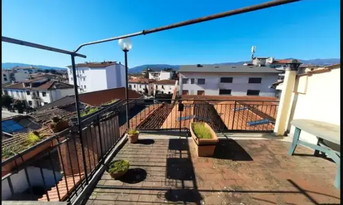 Rexer-Pistoia-ZONA-PORTA-AL-BORGO-Bilocale-in-vendita-inizio-via-Dalmazia-a-Pistoia-Terrazzo