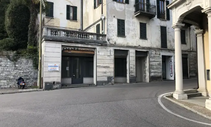 Rexer-Menaggio-Menaggio-centro-negozioufficio-vetrine-direttamente-sulla-strada-Altro