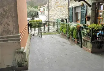 Rexer-San-Colombano-Certenoli-Appartamento-indipendente-con-terrazzo-e-posto-auto-Chiavari-entroterra-Terrazzo