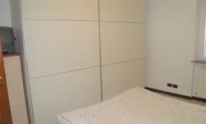 Rexer-San-Colombano-Certenoli-Appartamento-indipendente-con-terrazzo-e-posto-auto-Chiavari-entroterra-CameraDaLetto