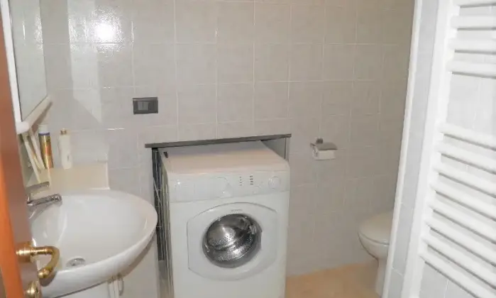 Rexer-San-Colombano-Certenoli-Appartamento-indipendente-con-terrazzo-e-posto-auto-Chiavari-entroterra-Bagno