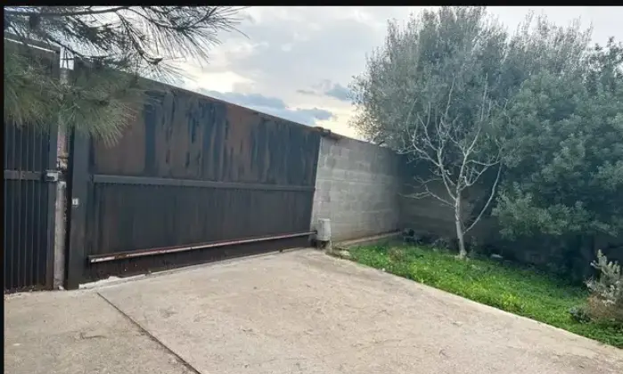 Rexer-Quartu-SantElena-CASA-CON-TERRENO-IN-VENDITA-A-QUARTU-SANTELENA-CA-Giardino