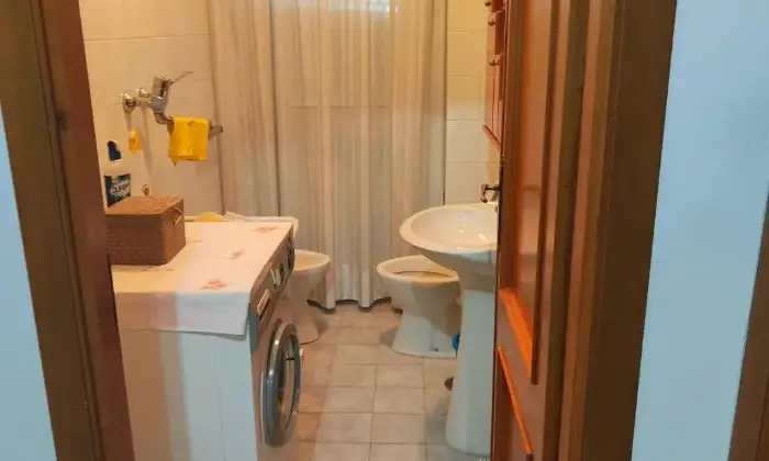 Rexer-Ariano-Irpino-Vendesi-quadrilocale-via-Viggiano-Ariano-Irpino-Bagno