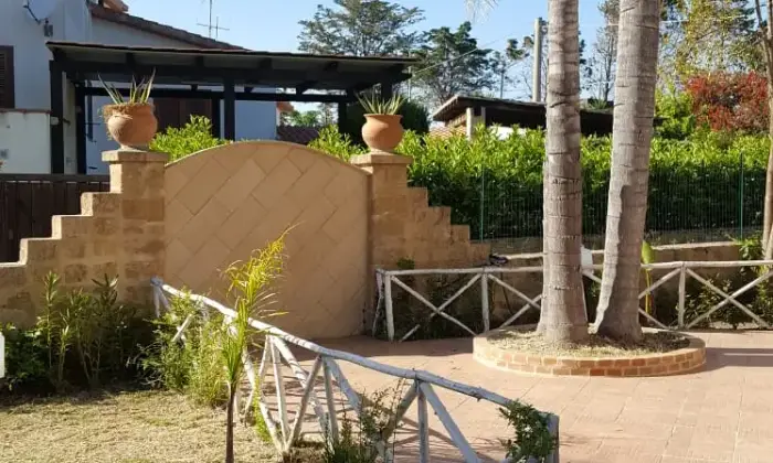 Rexer-Isola-di-Capo-Rizzuto-Villa-in-vendita-ad-Isola-di-Capo-Rizzuto-Giardino