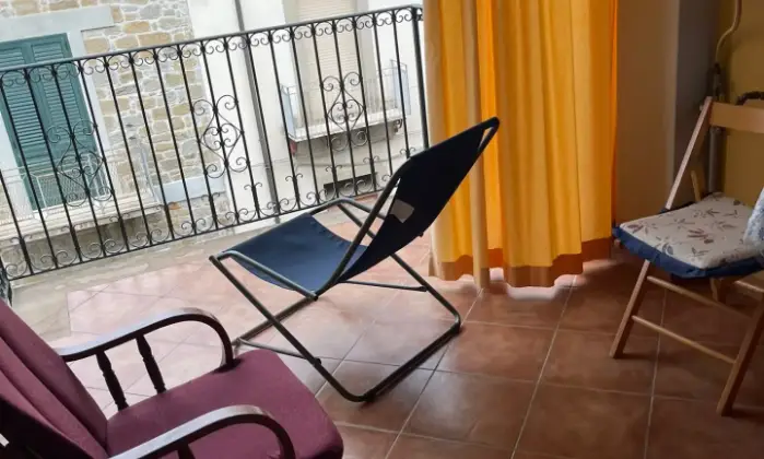 Rexer-CastellUmberto-Vendesi-palazzina-centro-storico-CastellUmberto-ME-Terrazzo