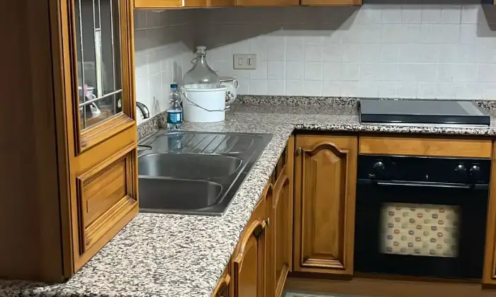 Rexer-CastellUmberto-Vendesi-palazzina-centro-storico-CastellUmberto-ME-Cucina