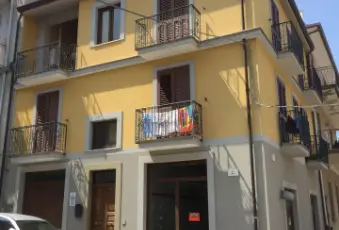 Rexer-CastellUmberto-Vendesi-palazzina-centro-storico-CastellUmberto-ME-Garage