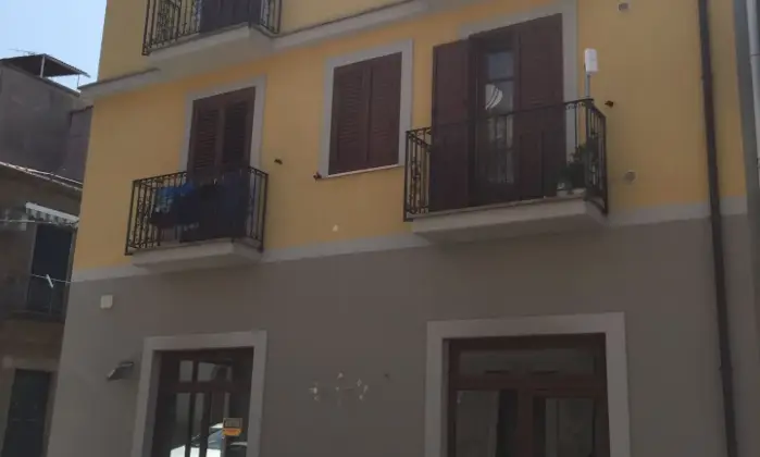 Rexer-CastellUmberto-Vendesi-palazzina-centro-storico-CastellUmberto-ME-Altro