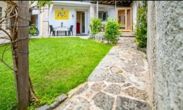 Rexer-Oggebbio-MONOLOCALE-LAGO-MAGGIORE-GIARDINO-E-SPA-Terrazzo