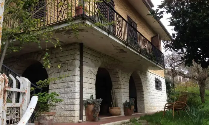 Rexer-Corinaldo-Vendesi-villa-unifamiliare-viale-Raffaello-Centro-Corinaldo-Facciata