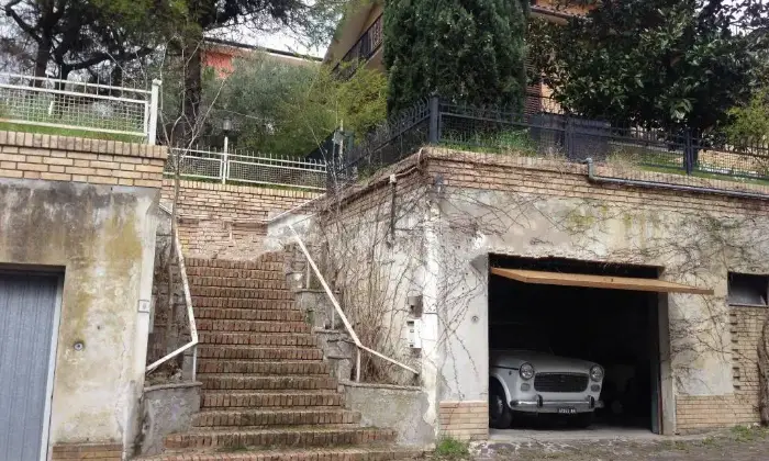 Rexer-Corinaldo-Vendesi-villa-unifamiliare-viale-Raffaello-Centro-Corinaldo-Garage