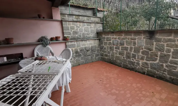 Rexer-Pontremoli-Appartamento-piano-primo-nel-borgo-della-S-S-Annunziata-Garage