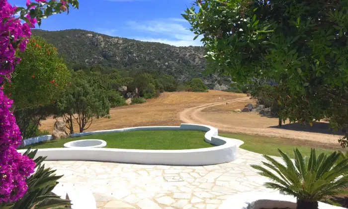 Rexer-Arzachena-Villa-vista-mare-vicino-a-Porto-Cervo-in-Costa-Smeralda-Giardino