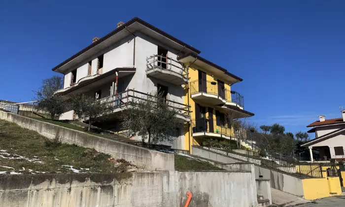 Rexer-Sassofeltrio-VILLETTA-ALLO-STATO-RUSTICO-SU-TRE-PIANI-Ingresso-esterno