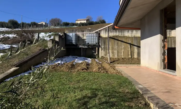 Rexer-Sassofeltrio-VILLETTA-ALLO-STATO-RUSTICO-SU-TRE-PIANI-Ingresso-esterno
