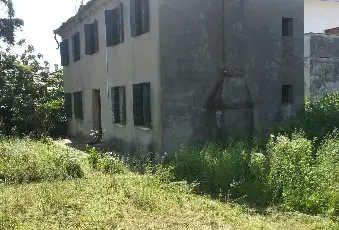 Rexer-Saonara-casale-da-demolire-progetto-per-villa-moderna-mono-o-bifamiliare-Giardino