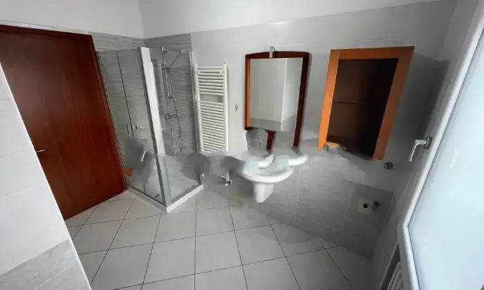 Rexer-Cavarzere-Trilocale-via-Aprile-Centro-Cavarzere-Bagno