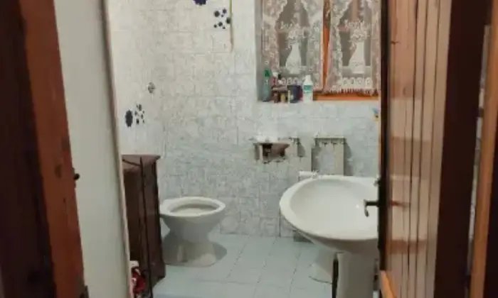 Rexer-Fiastra-Villetta-a-schiera-in-vendita-in-via-Giacomo-Leopardi-Fiastra-Bagno