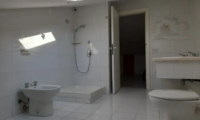 Rexer-Ancona-Appartamento-di-metri-quadrati-Bagno