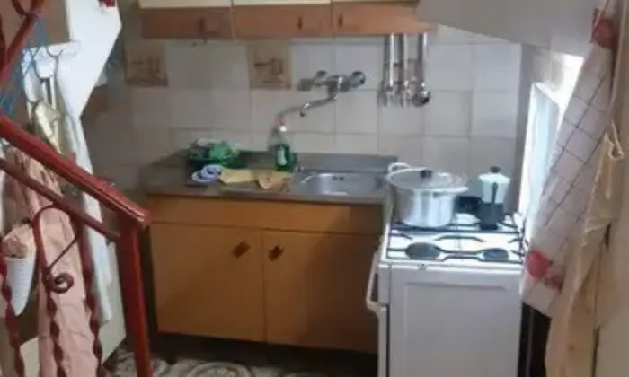 Rexer-Morro-Reatino-Vendesi-casa-o-Affitto-a-lungo-termine-a-Morro-Reatino-Cucina
