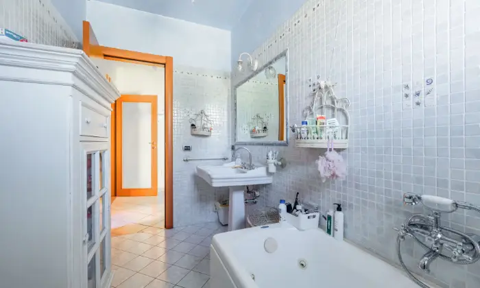 Rexer-Tortoreto-Bellissima-villa-su-tre-livelli-spaziosa-e-riservata-BAGNO