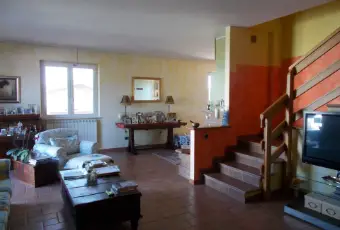 Rexer-Tortoreto-Bellissima-villa-su-tre-livelli-spaziosa-e-riservata-SALONE