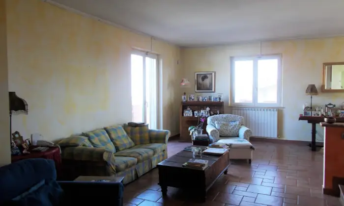 Rexer-Tortoreto-Bellissima-villa-su-tre-livelli-spaziosa-e-riservata-SALONE