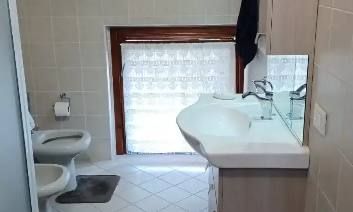 Rexer-Cisano-Bergamasco-Vendesi-appartamento-a-CISANO-BERGAMASCO-BG-Bagno