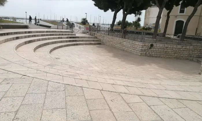 Rexer-Manfredonia-Locale-commerciale-Terrazzo